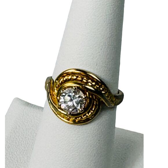Vintage Round CZ Cubic Zirconia Rope Knot Center Yellow Gold Plated Ring Size 7 - Picture 1 of 5